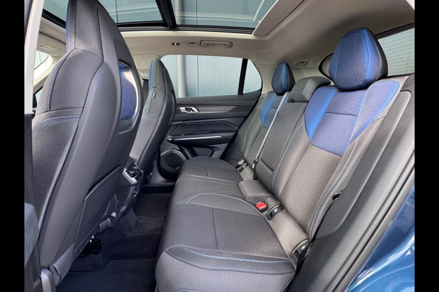 Lynk & Co 01 1.5 * Panorama * Stoelverwarming * Navigatie * Side Assist