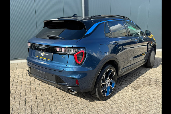 Lynk & Co 01 1.5 * Panorama * Stoelverwarming * Navigatie * Side Assist