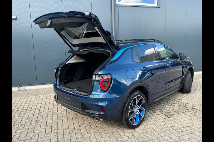 Lynk & Co 01 1.5 * Panorama * Stoelverwarming * Navigatie * Side Assist