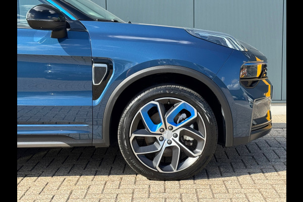 Lynk & Co 01 1.5 * Panorama * Stoelverwarming * Navigatie * Side Assist