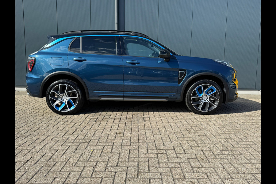 Lynk & Co 01 1.5 * Panorama * Stoelverwarming * Navigatie * Side Assist