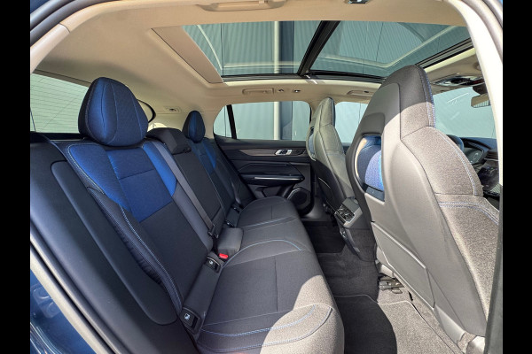 Lynk & Co 01 1.5 * Panorama * Stoelverwarming * Navigatie * Side Assist