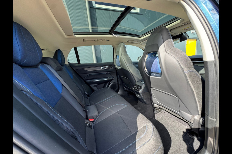 Lynk & Co 01 1.5 * Panorama * Stoelverwarming * Navigatie * Side Assist