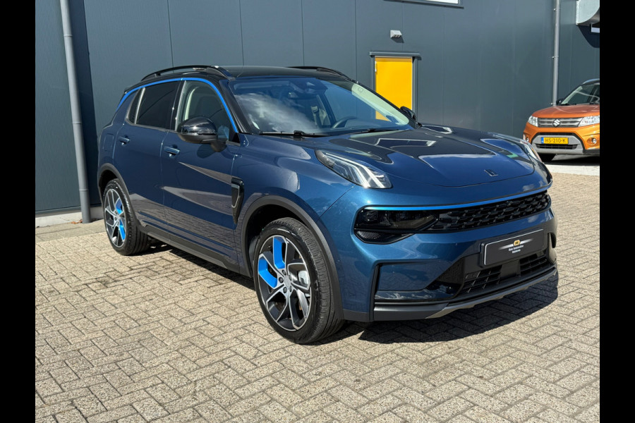 Lynk & Co 01 1.5 * Panorama * Stoelverwarming * Navigatie * Side Assist