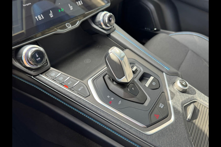 Lynk & Co 01 1.5 * Panorama * Stoelverwarming * Navigatie * Side Assist
