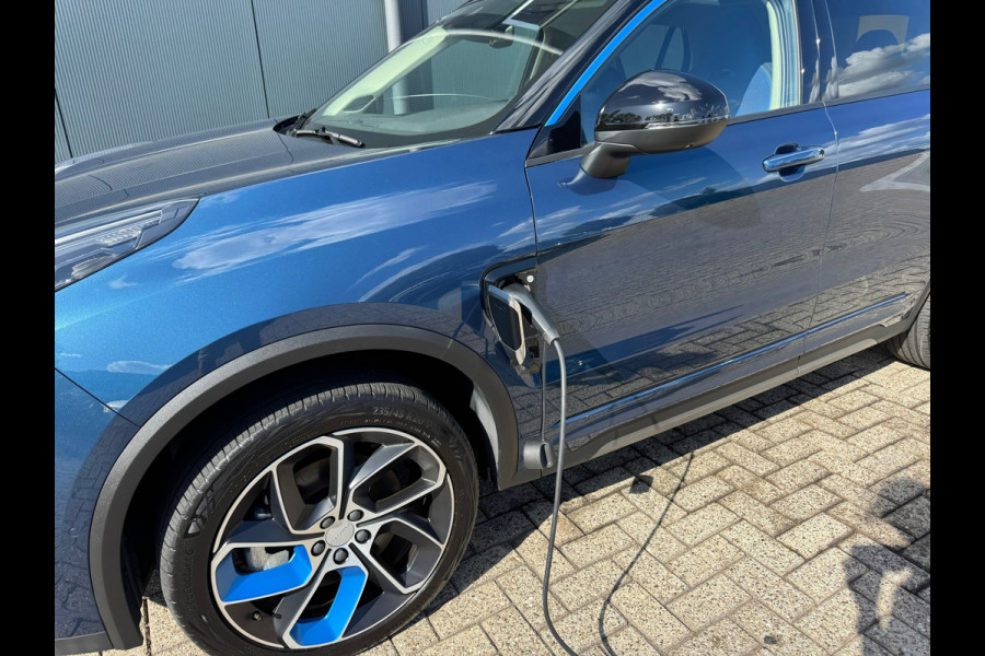 Lynk & Co 01 1.5 * Panorama * Stoelverwarming * Navigatie * Side Assist