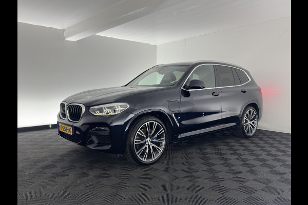 BMW X3 xDrive30e eDrive Edition M-Sportpack (INCL-BTW) *LUXURY-LEATHER | FULL-LED | DIGI-COCKPIT | HIFI-SOUND | CARPLAY | DAB+ | HEATED-SPORTSEATS | AMBIENT-LIGHT | TOWBAR  | PRIVACY-GLASS | CARPLAY | SHIFT-PADDLES |  21''ALU*