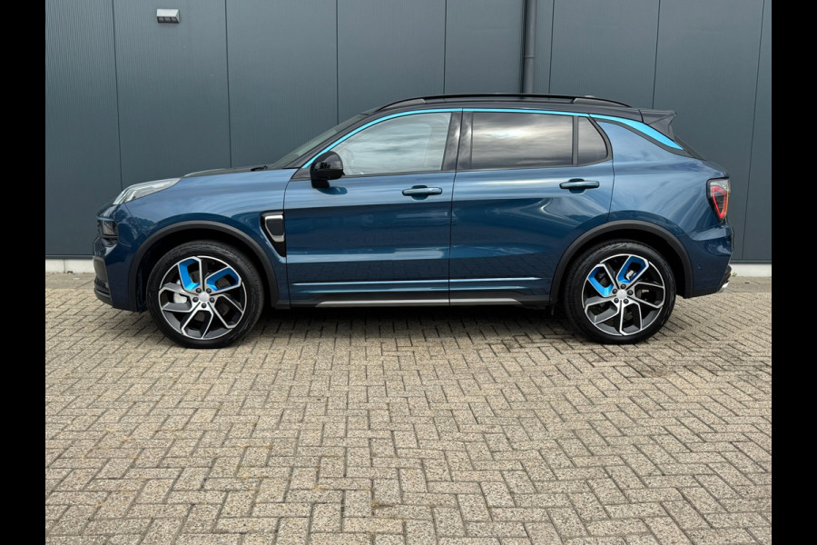 Lynk & Co 01 1.5 * Panorama * Stoelverwarming * Camera * Side Assist *
