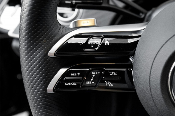 Mercedes-Benz E-Klasse E220 D 4M AMG Night Pano Luchtvering Trekhaak Fabrieksgarantie