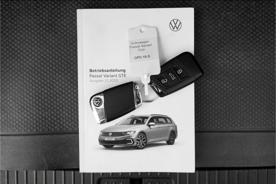 Volkswagen Passat Variant 1.4 TSI PHEV GTE Business Pano ACC Alcantara Stoelen