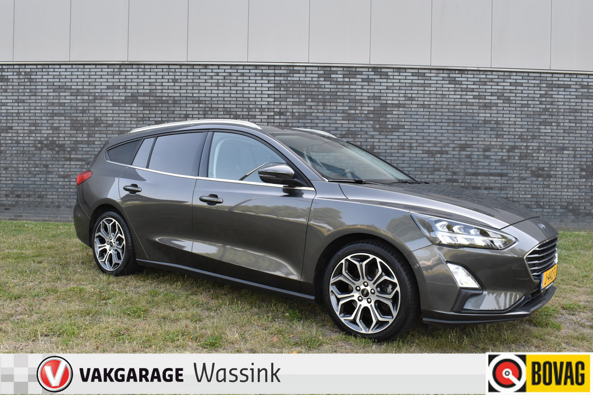 Ford FOCUS Wagon 1.0 EcoBoost Titanium Business Automaat Trekhaak Navigatie stuur/voorruit verwarming Ford FOCUS Wagon 1.0 EcoBoost Titanium Business Automaat Trekhaak Navigatie stuur/voorruit verwarming