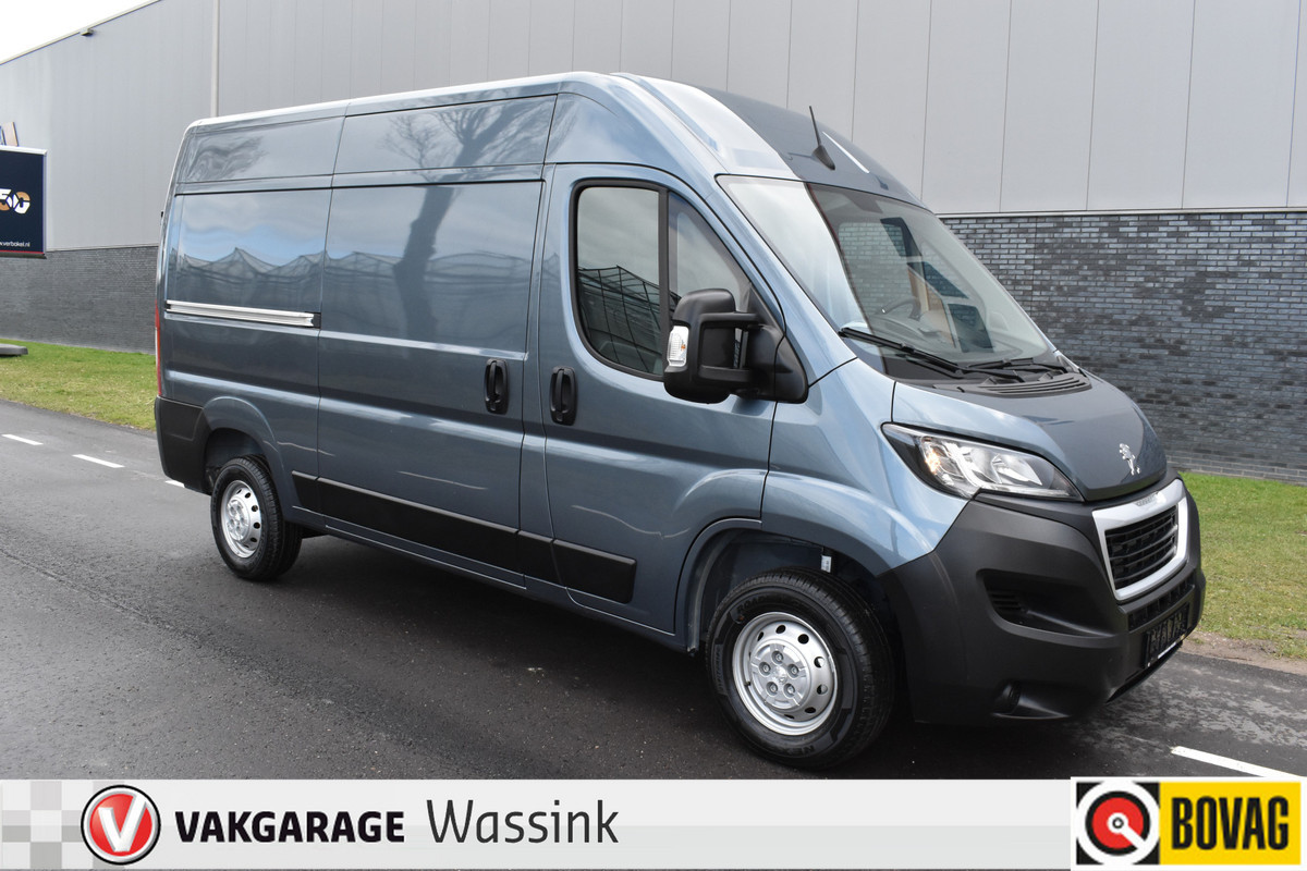 Peugeot Boxer 2.2 BlueHDi 140 L2H2 3.3t L2 H2 BPM vrij |Clima navi/carplay Cruise 3-zits Euro 6 Ook LEASE mogelijkheden Peugeot Boxer 2.2 BlueHDi 140 L2H2 3.3t L2 H2 BPM vrij |Clima navi/carplay Cruise 3-zits Euro 6 Ook LEASE mogelijkheden