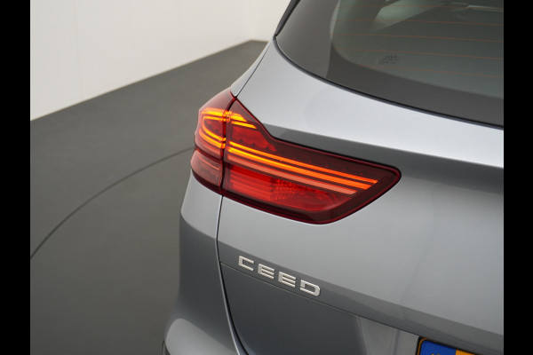 Kia Ceed Sportswagon 1.0 T-GDi 120PK Apple Carplay Android Auto Navi Ecc Camera Adap.Cruise Pdc DAB DynamicLine Spoorassistent activ Lmv 16" Connected services Bluetooth Led Regen-Lichtsensor Origineel Nederlandse Auto
