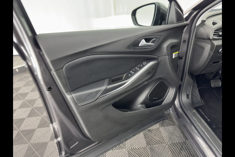 Opel Grandland X 1.5 CDTi Business Edition (INCL-BTW) Aut. *LEATHER-FABRIC | FULL-LED | NAVI-FULLMAP | BLIND-SPOT | HEATED-COMFORTSEATS | CAMERA | DAB+ | ECC | PRIVACY-GLASS | PDC | AMBIENT-LIGHT | CRUISE | 18''ALU*
