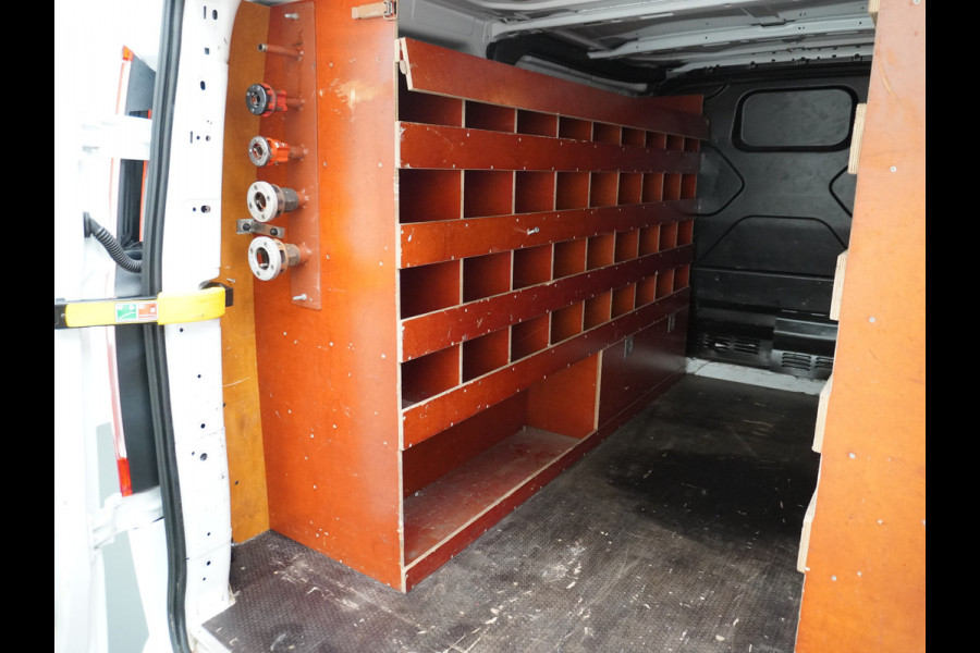 Ford Transit Custom 280 2.0TDCI 3-Persoons Airco Pdc-v+a Trekhaak Cruise Control Voorruitverwarming Trend Regen-Lichtsensor Betonplex Vloer Kastinrichting/Wandbetimmering Schuifdeur Euro 6 360NM Koppel 2.350Kg trekvermogen Zeer Compleet!