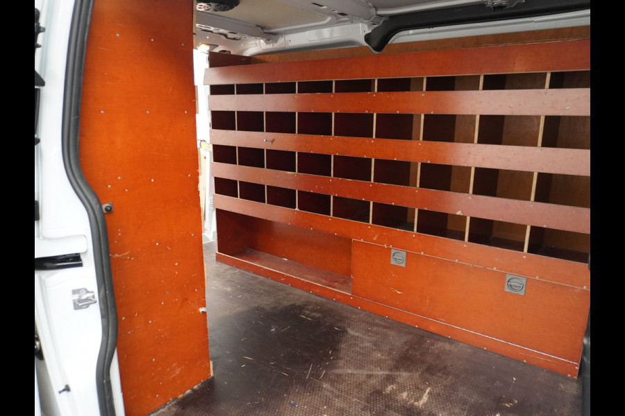 Ford Transit Custom 280 2.0TDCI 3-Persoons Airco Pdc-v+a Trekhaak Cruise Control Voorruitverwarming Trend Regen-Lichtsensor Betonplex Vloer Kastinrichting/Wandbetimmering Schuifdeur Euro 6 360NM Koppel 2.350Kg trekvermogen Zeer Compleet!