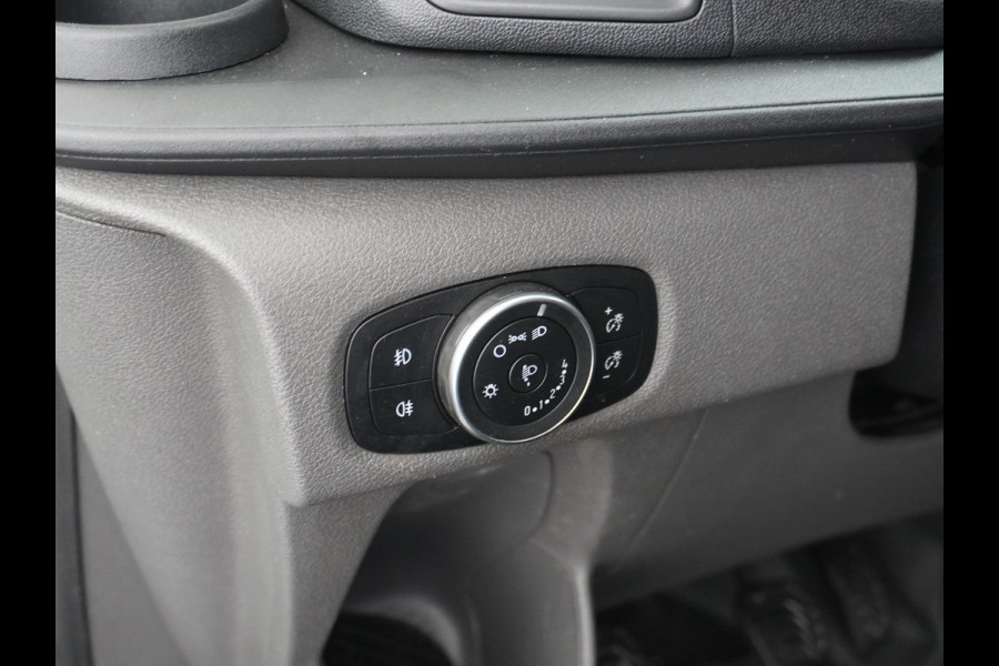 Ford Transit Custom 280 2.0TDCI 3-Persoons Airco Pdc-v+a Trekhaak Cruise Control Voorruitverwarming Trend Regen-Lichtsensor Betonplex Vloer Kastinrichting/Wandbetimmering Schuifdeur Euro 6 360NM Koppel 2.350Kg trekvermogen Zeer Compleet!