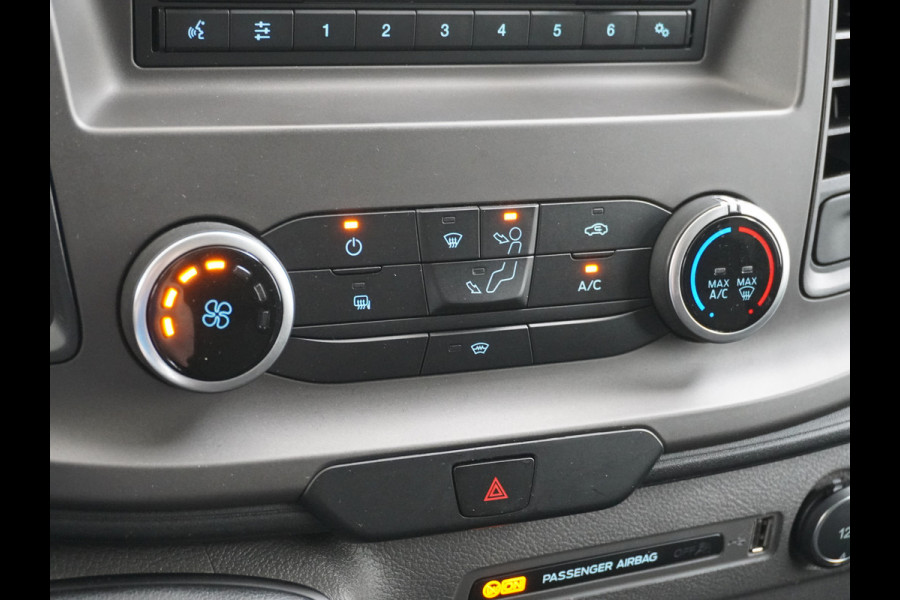 Ford Transit Custom 280 2.0TDCI 3-Persoons Airco Pdc-v+a Trekhaak Cruise Control Voorruitverwarming Trend Regen-Lichtsensor Betonplex Vloer Kastinrichting/Wandbetimmering Schuifdeur Euro 6 360NM Koppel 2.350Kg trekvermogen Zeer Compleet!