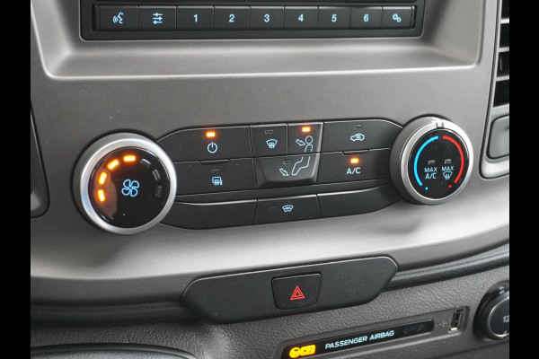 Ford Transit Custom 280 2.0TDCI 3-Persoons Airco Pdc-v+a Trekhaak Cruise Control Voorruitverwarming Trend Regen-Lichtsensor Betonplex Vloer Kastinrichting/Wandbetimmering Schuifdeur Euro 6 360NM Koppel 2.350Kg trekvermogen Zeer Compleet!