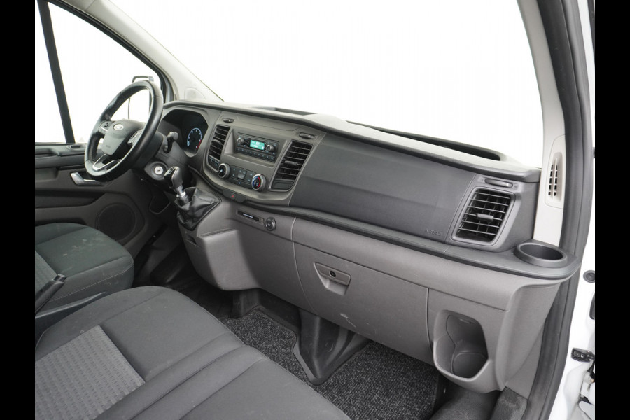 Ford Transit Custom 280 2.0TDCI 3-Persoons Airco Pdc-v+a Trekhaak Cruise Control Voorruitverwarming Trend Regen-Lichtsensor Betonplex Vloer Kastinrichting/Wandbetimmering Schuifdeur Euro 6 360NM Koppel 2.350Kg trekvermogen Zeer Compleet!