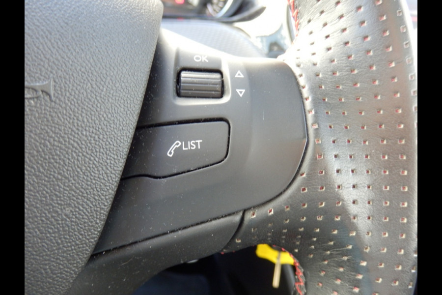 Peugeot 2008 1.2 PureTech GT-Line I 130 pk. I Panorama dak I Airco I Nav. I