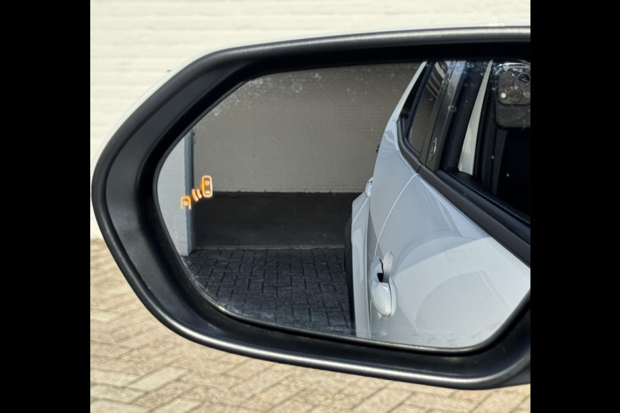 Toyota Yaris Cross 1.5 Hybrid Dynamic Fabrieksgarantie Adaptive cruise Climate control Stoel- en stuurverwarming Apple / Android