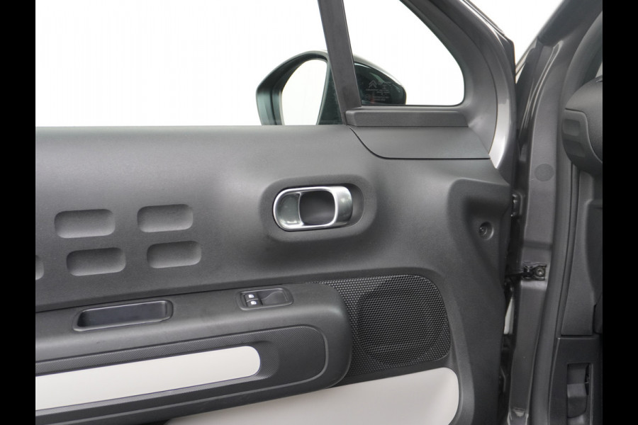 Citroën C3 1.2I 83PK Navi Ecc Apple Carplay Android Auto Cruise Control C-Series 16"lm Regensensor Spoorassistent ldws Bluetooth Pack Safety Lmv Origin. NLse auto  € 24.000 nieuw! 1e Eigenaar