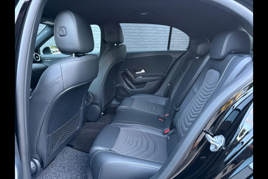 Mercedes-Benz A-Klasse 180 Business Solution AMG | STOEL VERW | CAMERA | CARPLAY | MULTI STUUR | NWE APK