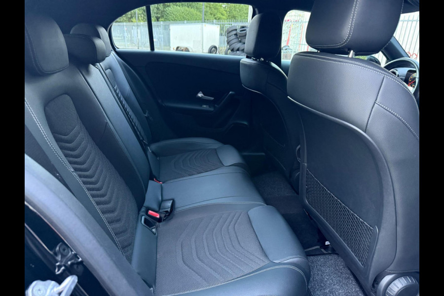 Mercedes-Benz A-Klasse 180 Business Solution AMG | STOEL VERW | CAMERA | CARPLAY | MULTI STUUR | NWE APK