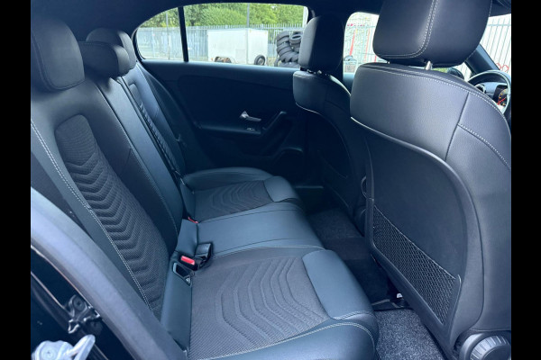 Mercedes-Benz A-Klasse 180 Business Solution AMG | STOEL VERW | CAMERA | CARPLAY | MULTI STUUR | NWE APK