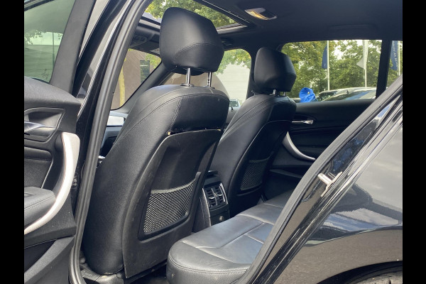 BMW 1-serie 118i Edition M Sport Shadow High Executive ORIGINEEL NEDERLANDSE AUTO MET NAP | VOLLEDIG LEDER + STOELVERWARMING| SCHUIFDAK | APPLE CARPLAY | XENON | RIJKLAAR MET 12 MAANDEN BOVAG GARANTIE!