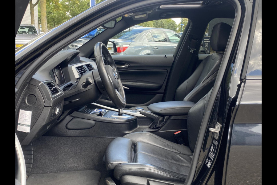 BMW 1-serie 118i Edition M Sport Shadow High Executive ORIGINEEL NEDERLANDSE AUTO MET NAP | VOLLEDIG LEDER + STOELVERWARMING| SCHUIFDAK | APPLE CARPLAY | XENON | RIJKLAAR MET 12 MAANDEN BOVAG GARANTIE!