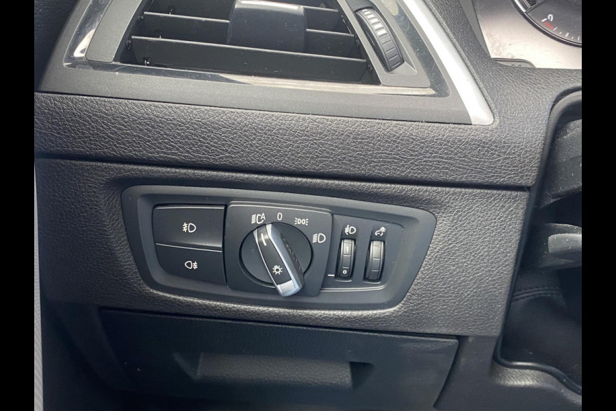 BMW 1-serie 118i Edition M Sport Shadow High Executive ORIGINEEL NEDERLANDSE AUTO MET NAP | VOLLEDIG LEDER + STOELVERWARMING| SCHUIFDAK | APPLE CARPLAY | XENON | RIJKLAAR MET 12 MAANDEN BOVAG GARANTIE!