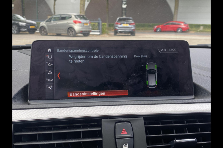 BMW 1-serie 118i Edition M Sport Shadow High Executive ORIGINEEL NEDERLANDSE AUTO MET NAP | VOLLEDIG LEDER + STOELVERWARMING| SCHUIFDAK | APPLE CARPLAY | XENON | RIJKLAAR MET 12 MAANDEN BOVAG GARANTIE!