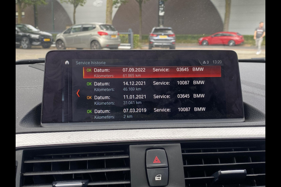 BMW 1-serie 118i Edition M Sport Shadow High Executive ORIGINEEL NEDERLANDSE AUTO MET NAP | VOLLEDIG LEDER + STOELVERWARMING| SCHUIFDAK | APPLE CARPLAY | XENON | RIJKLAAR MET 12 MAANDEN BOVAG GARANTIE!