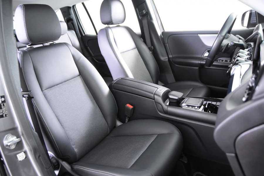 Mercedes-Benz Glb 200 *1ste Eigenaar*Navigatie*Leer*Stoelverwarming*Parkassist*