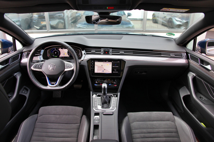 Volkswagen Passat Variant 1.4 TSI PHEV GTE Business | Pano | Massage | ACC | Carplay | Camera |