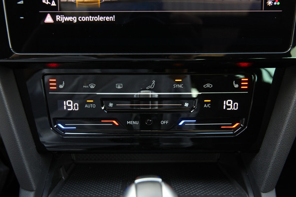 Volkswagen Passat Variant 1.4 TSI PHEV GTE Business | Pano | Massage | ACC | Carplay | Camera |