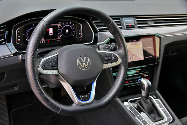 Volkswagen Passat Variant 1.4 TSI PHEV GTE Business | Pano | Massage | ACC | Carplay | Camera |