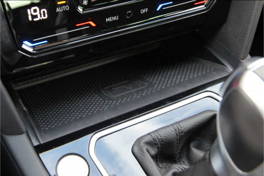 Volkswagen Passat Variant 1.4 TSI PHEV GTE Business | Pano | Massage | ACC | Carplay | Camera |