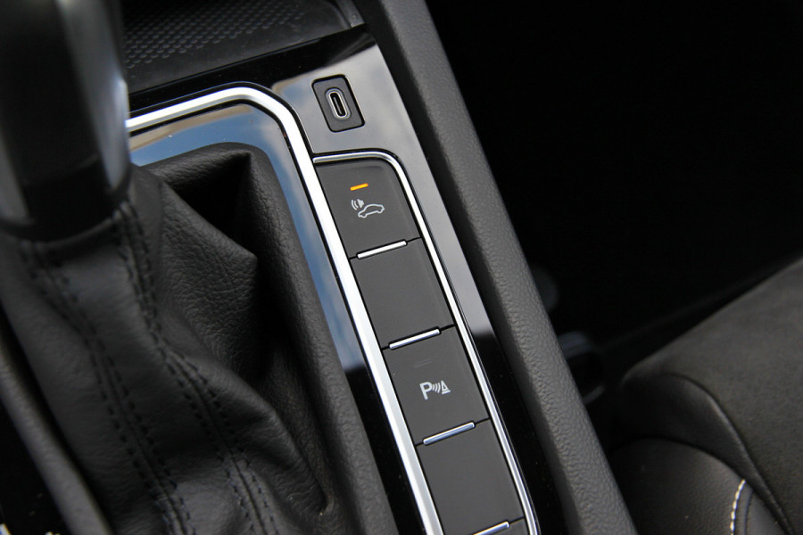 Volkswagen Passat Variant 1.4 TSI PHEV GTE Business | Pano | Massage | ACC | Carplay | Camera |