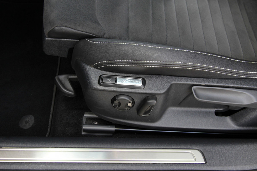 Volkswagen Passat Variant 1.4 TSI PHEV GTE Business | Pano | Massage | ACC | Carplay | Camera |