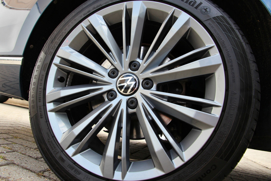 Volkswagen Passat Variant 1.4 TSI PHEV GTE Business | Pano | Massage | ACC | Carplay | Camera |