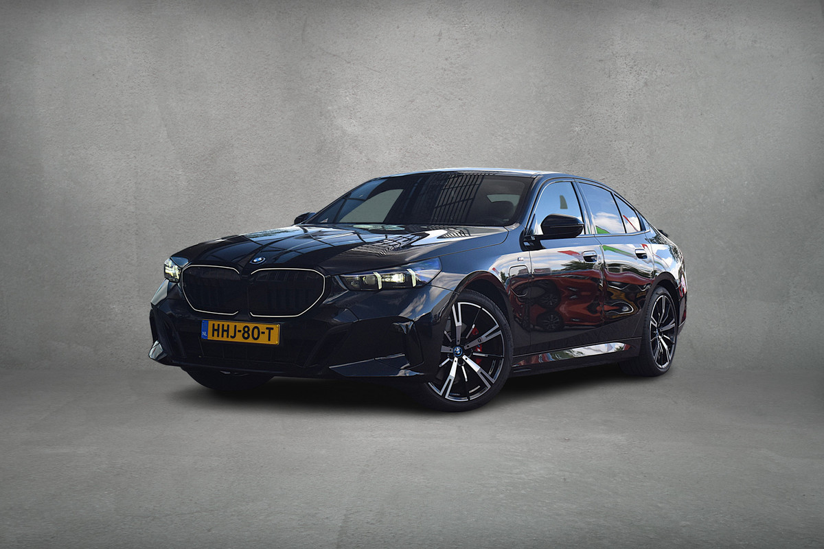 BMW 5 Serie 530e M Sport Edition | Dealer Garantie | Pano | B&W | Trekhaak Elektr. BMW 5 Serie 530e M Sport Edition | Dealer Garantie | Pano | B&W | Trekhaak Elektr.