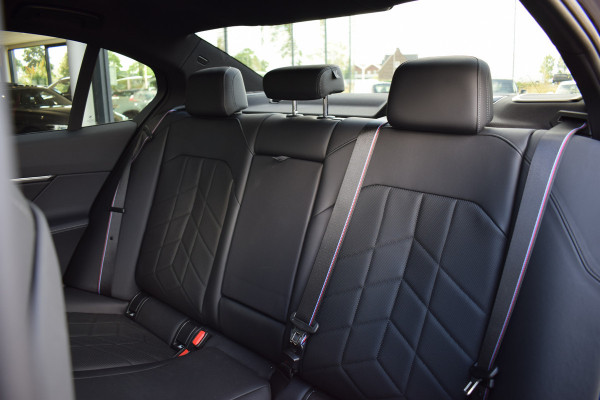 BMW 5 Serie 530e M Sport Edition | Dealer Garantie | Pano | B&W | Trekhaak Elektr.