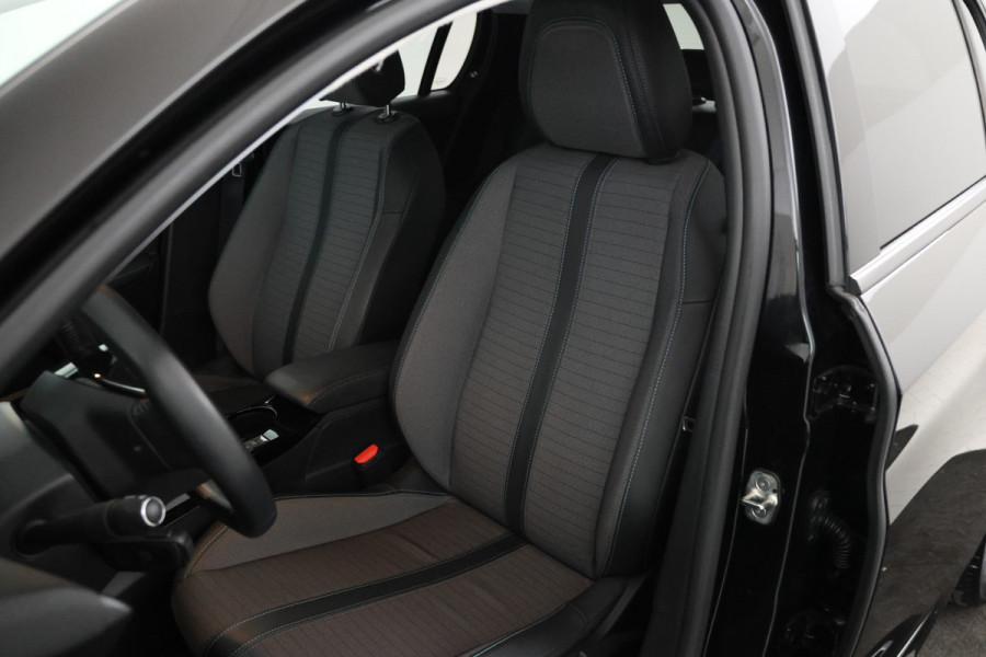 Peugeot 208 1.2 PureTech Allure Pack Navigatie, Apple carplay, Climate