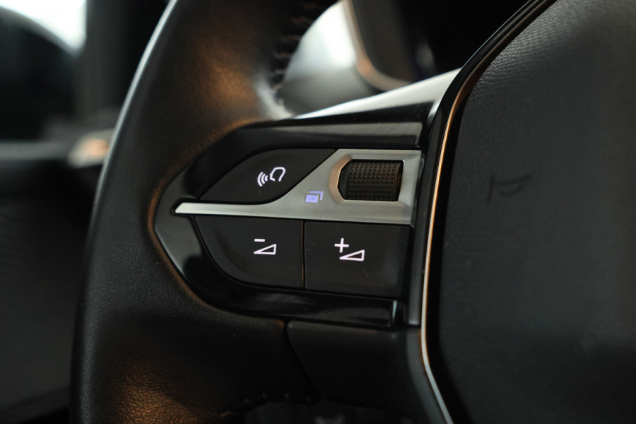 Peugeot 208 1.2 PureTech Allure Pack Navigatie, Apple carplay, Climate