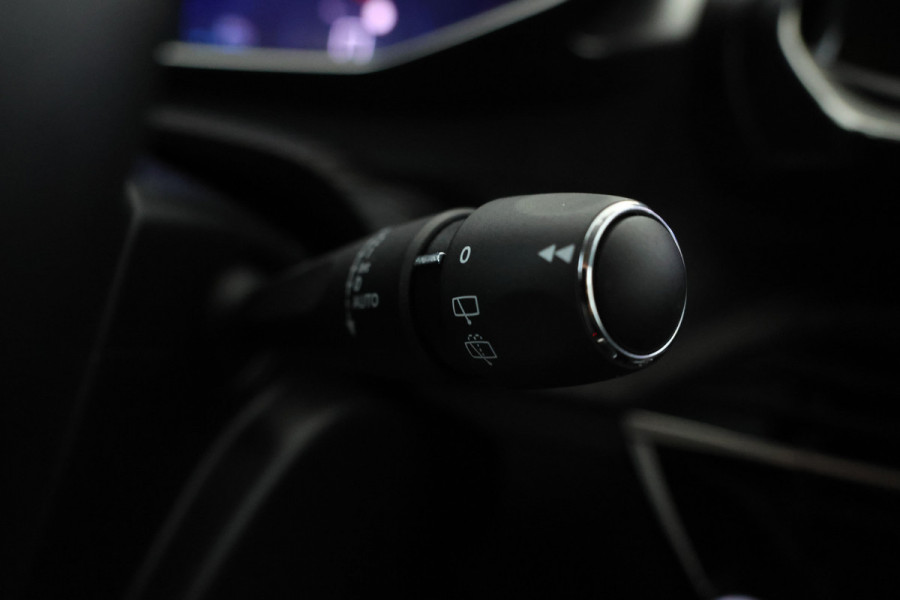 Peugeot 208 1.2 PureTech Allure Pack Navigatie, Apple carplay, Climate