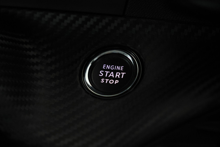 Peugeot 208 1.2 PureTech Allure Pack Navigatie, Apple carplay, Climate