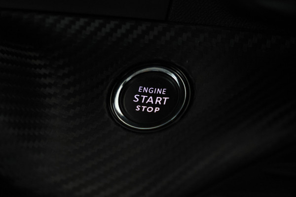 Peugeot 208 1.2 PureTech Allure Pack Navigatie, Apple carplay, Climate
